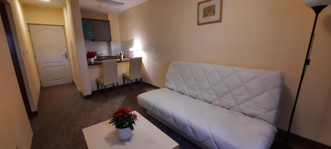 Ambassador Apartments Petrovac المظهر الخارجي الصورة