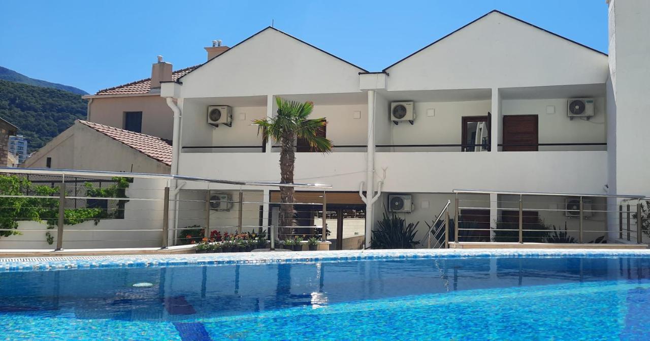 Ambassador Apartments Petrovac المظهر الخارجي الصورة