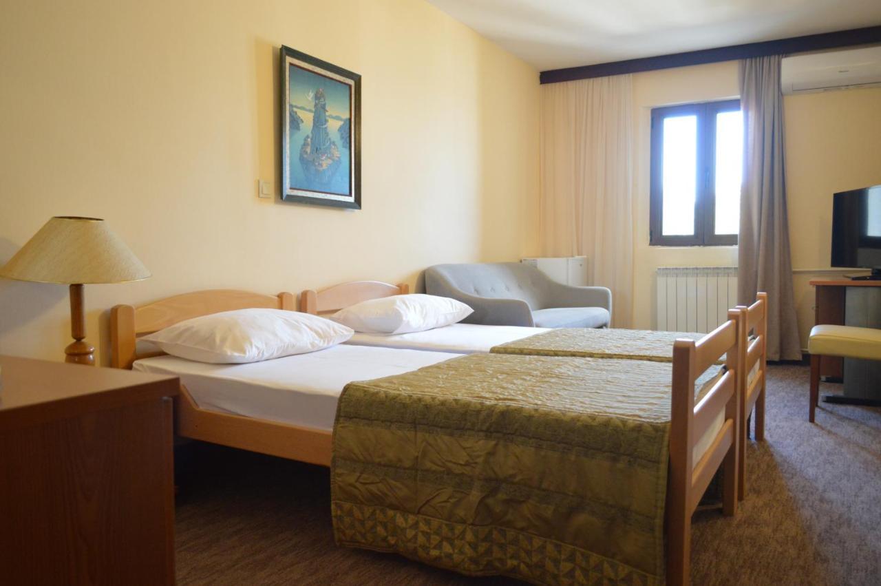 Ambassador Apartments Petrovac المظهر الخارجي الصورة